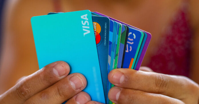 Você sabia que há várias formas de ganhar dinheiro com seu cartão de crédito? Veja quais são elas!